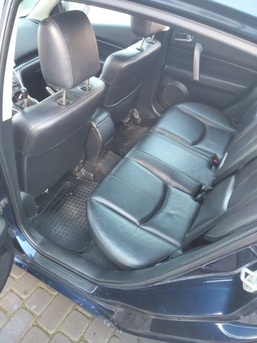 Продам своє авто Мазда 6