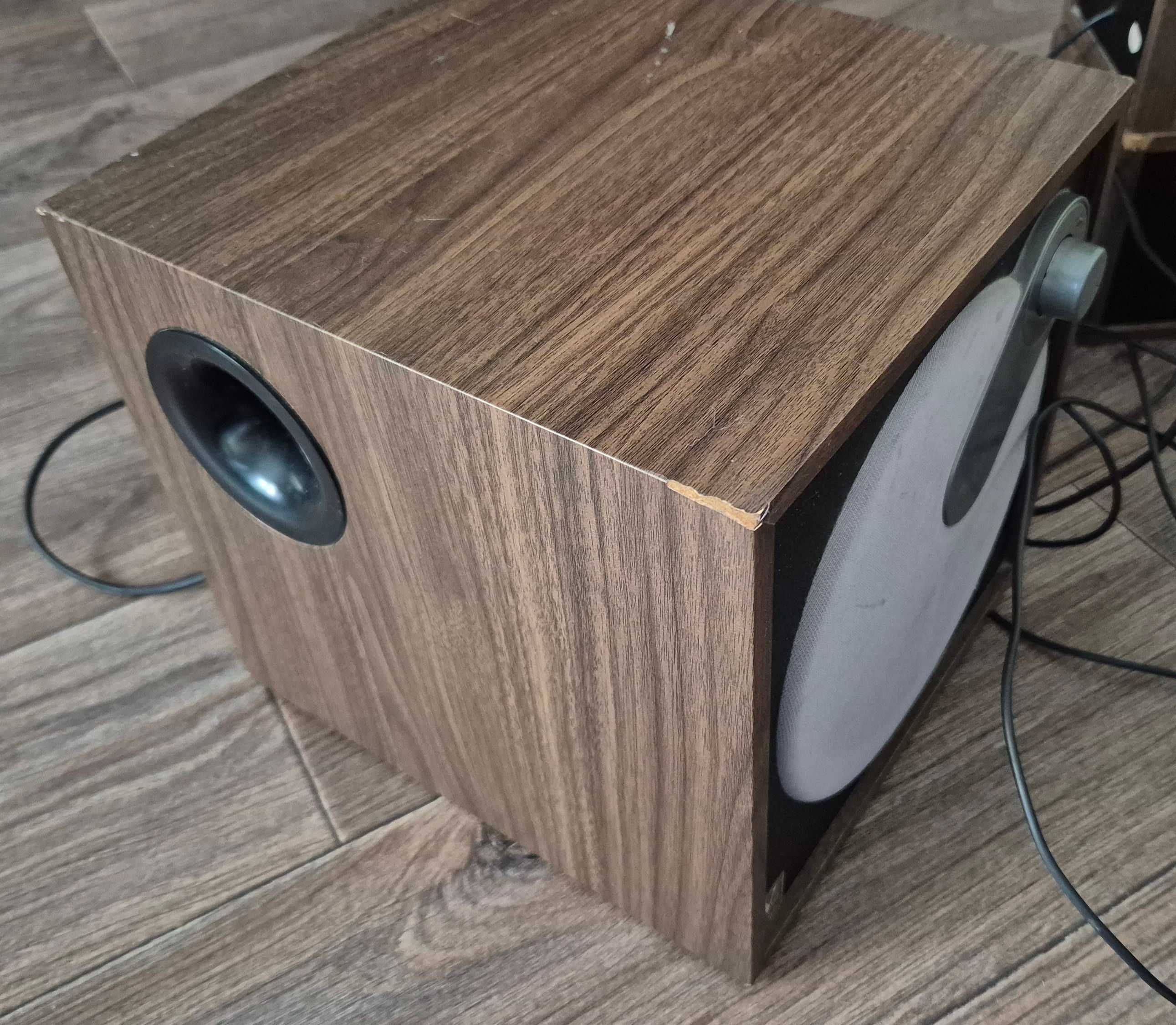 Потужний звук у компактному форматі — Microlab FC-330 2.1 (1st gen.)