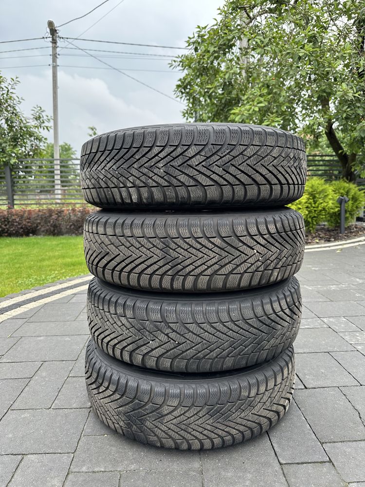 зимова гума Pirelli Cinturato 195/65 R15 + диски Dezent 5x112