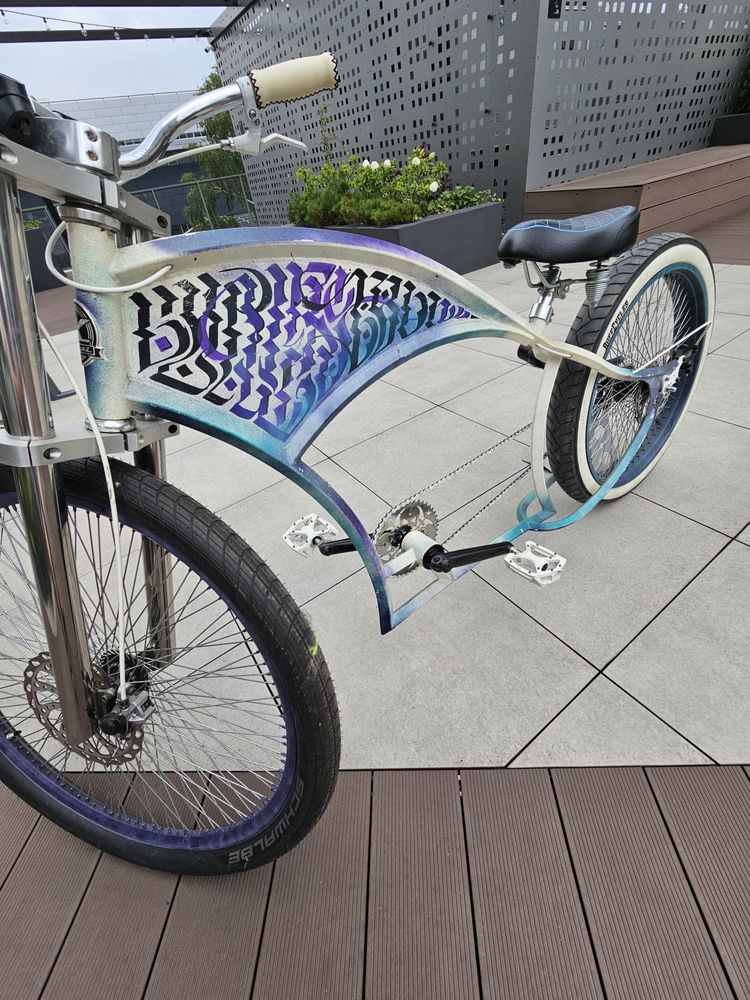 Robiony na zamowienie Kahaki bikes. Dla osoby dorosłej.