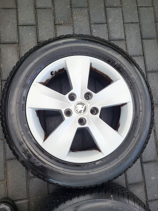 Alufelgi 5x112 16' Skoda VW Audi  opony wielosezon 215/60/16