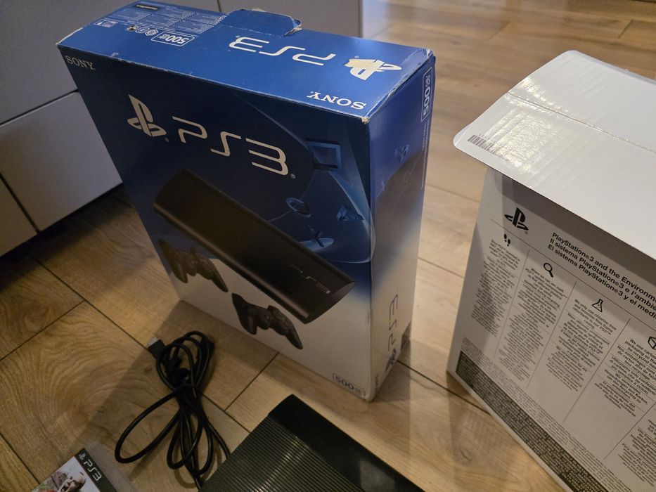 Konsola Sony Playstation 3 Super Slim 500Gb Ps3 + Pudełko + 2 Pady
