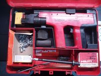 Pistola HILTI para cravar pernes e outros acessórios de instalação