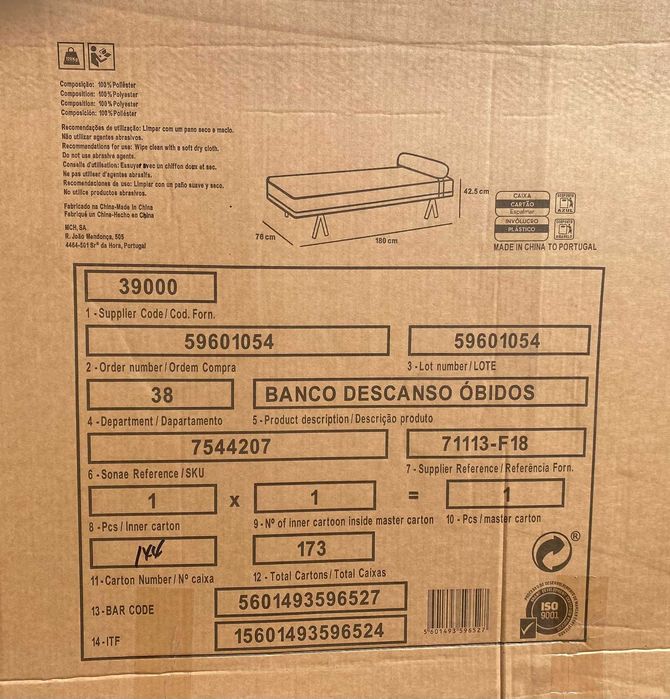 Sofá de Descanso cinza com pés em madeira