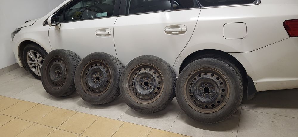 Felgi stalowe koła Toyota Avensis 16 cali et39  5x114.3