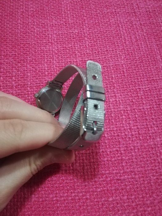 Relógio de pulso com bracelete dupla