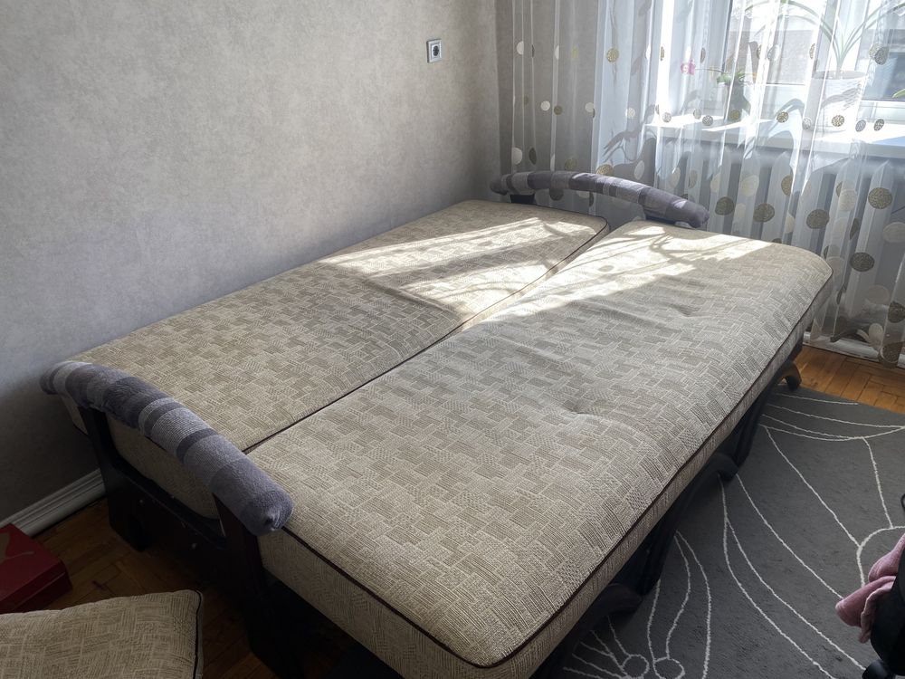 Продам диван, ліжко