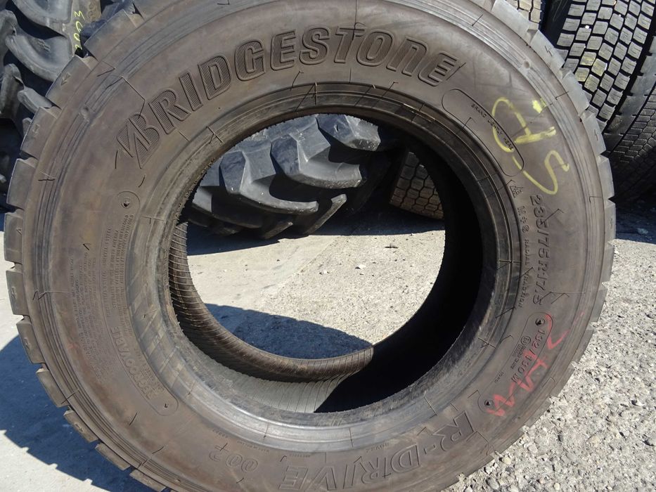 Opona 235/75R17.5 BRIDGESTONE R-DRIVE 002 (500 netto)