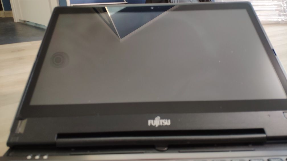 Fujitsu T935 i5-5300