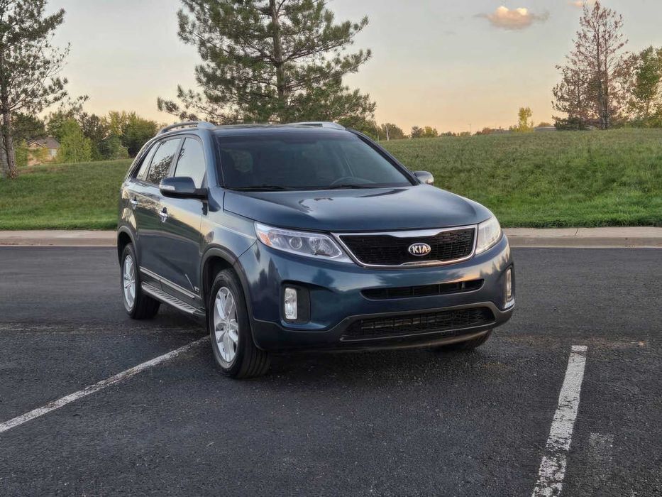 Kia Sorento LX      2015