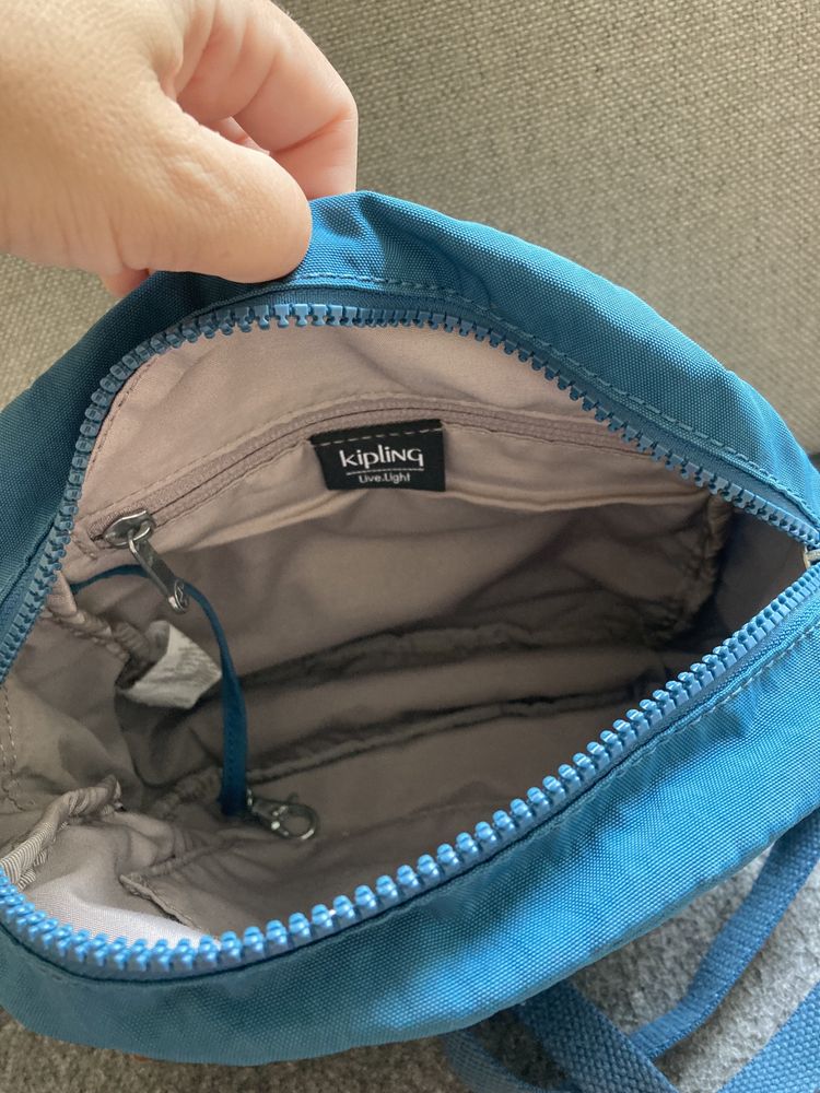 Продам kipling продам