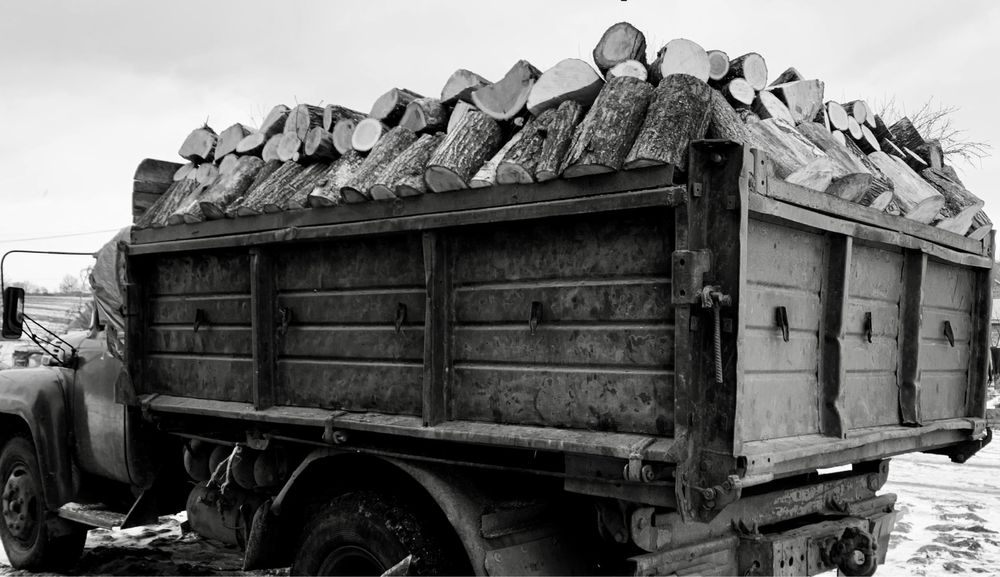 Дрова Рубані і Колодками твердих порід