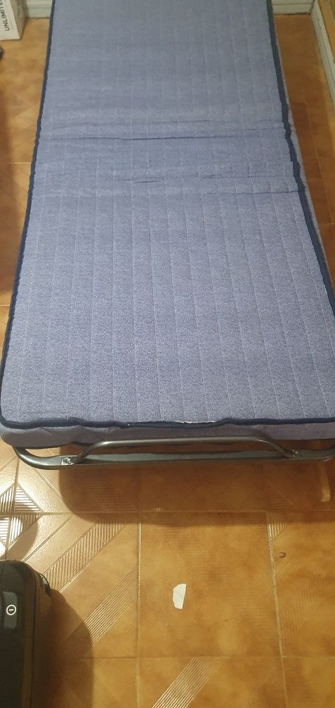 Cama dobrável portátil