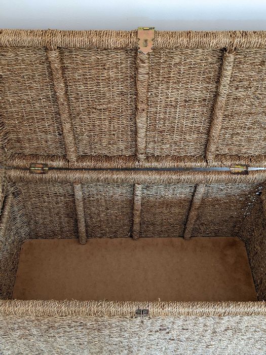 Baú de rattan entrançado