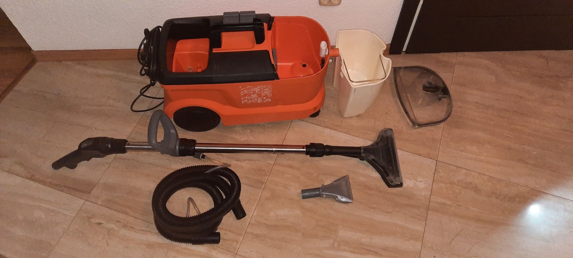 Odkurzacz pioracy Karcher Puzzi 10/1