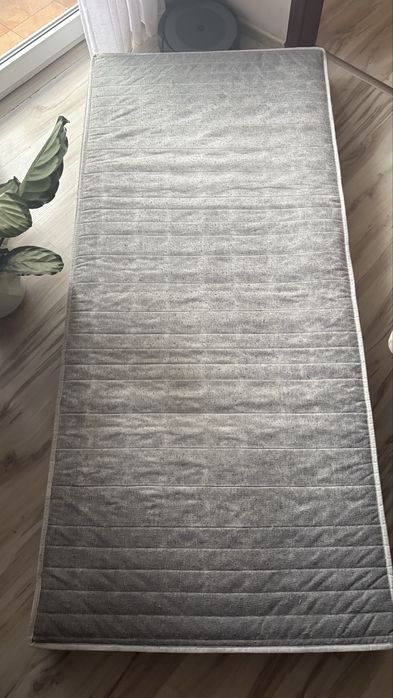 materac w bardzo dobrym stanie