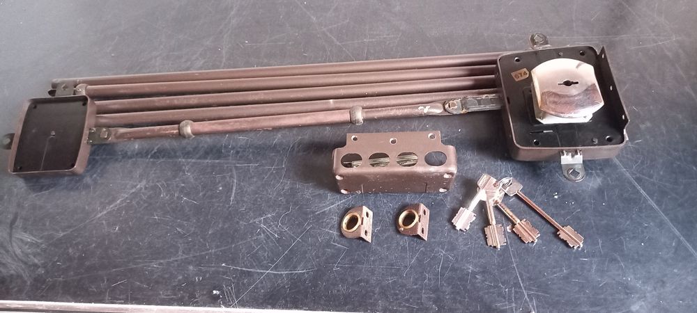 Fechadura "CISA" 4 trancas