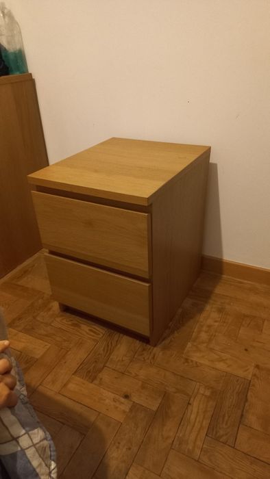 Malm mesas de cabeceira