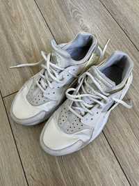 Buty sneakersy Nike Huarache piaskowe bezowe 40 39