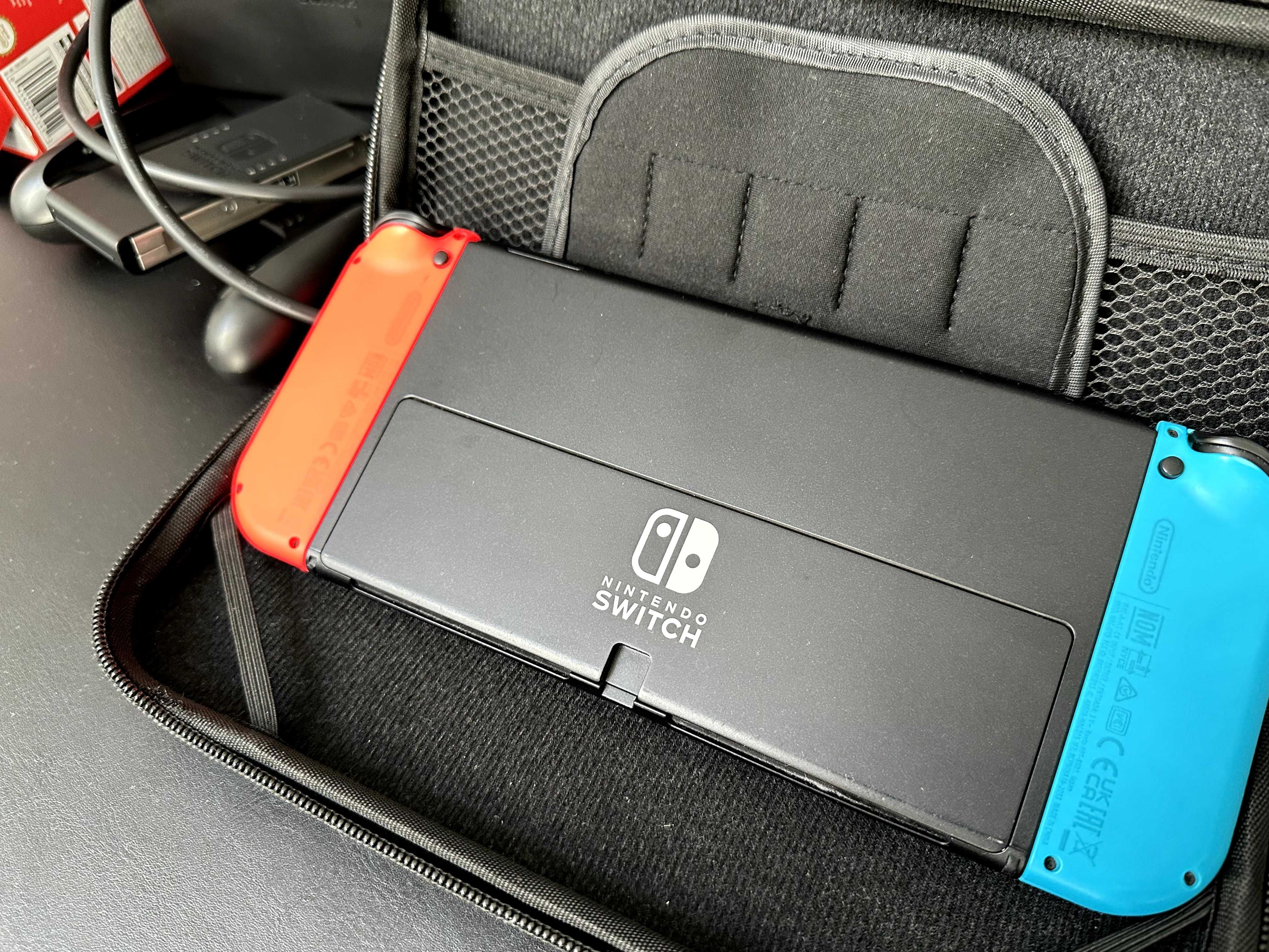 NINTENDO Switch Oled Czerwono-niebieska