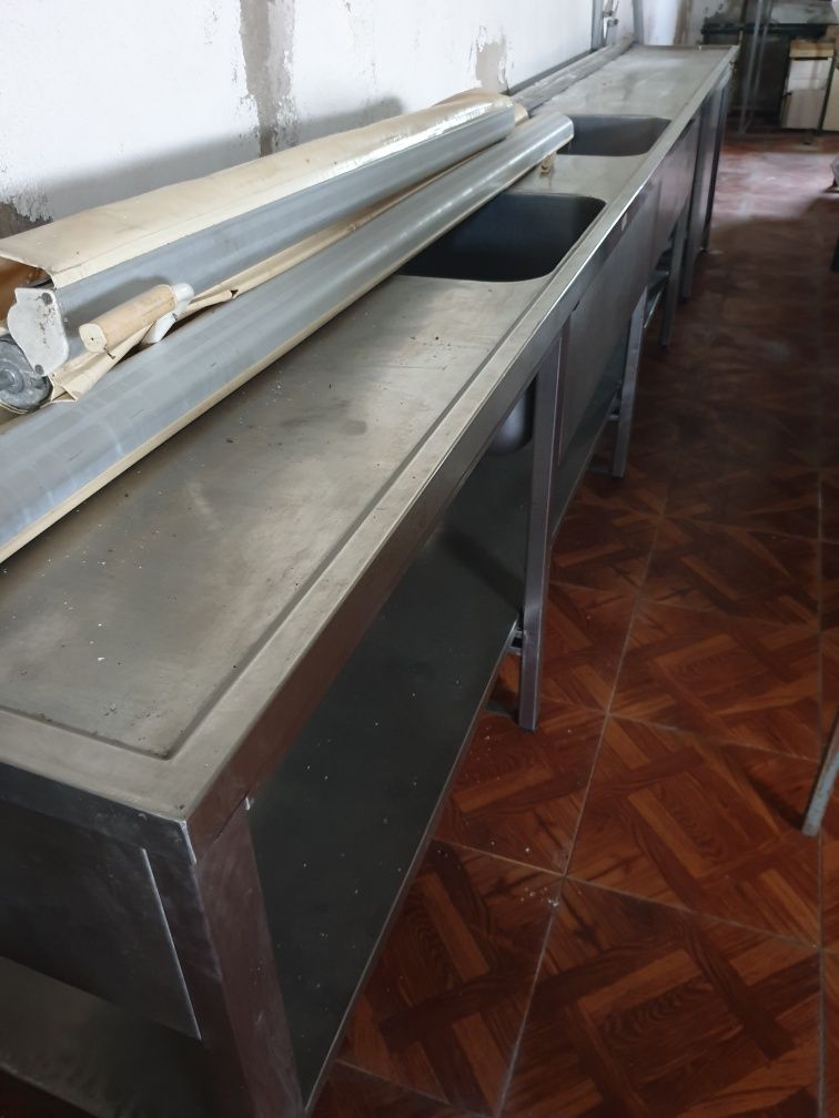Armario Inox com prateleiras