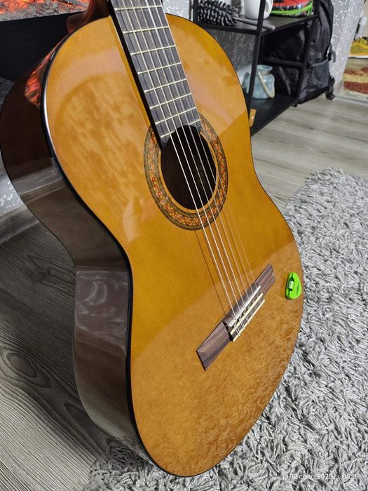 Классическая гитара  YAMAHA C40