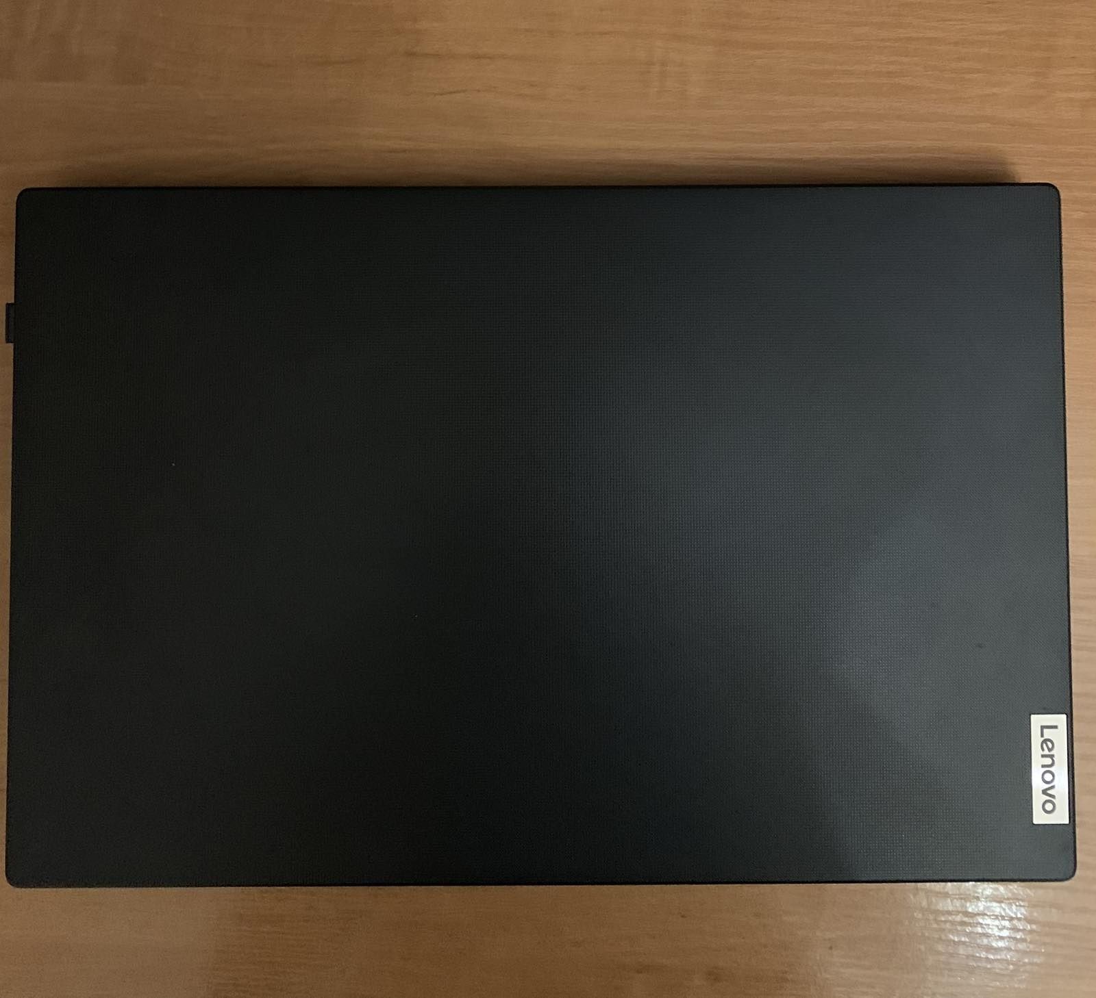 Lenovo V15 ноутбук