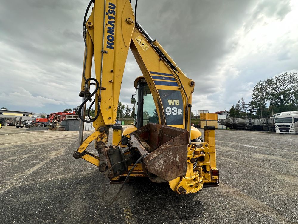 Koparko ladowarka komatsu wb93r-5