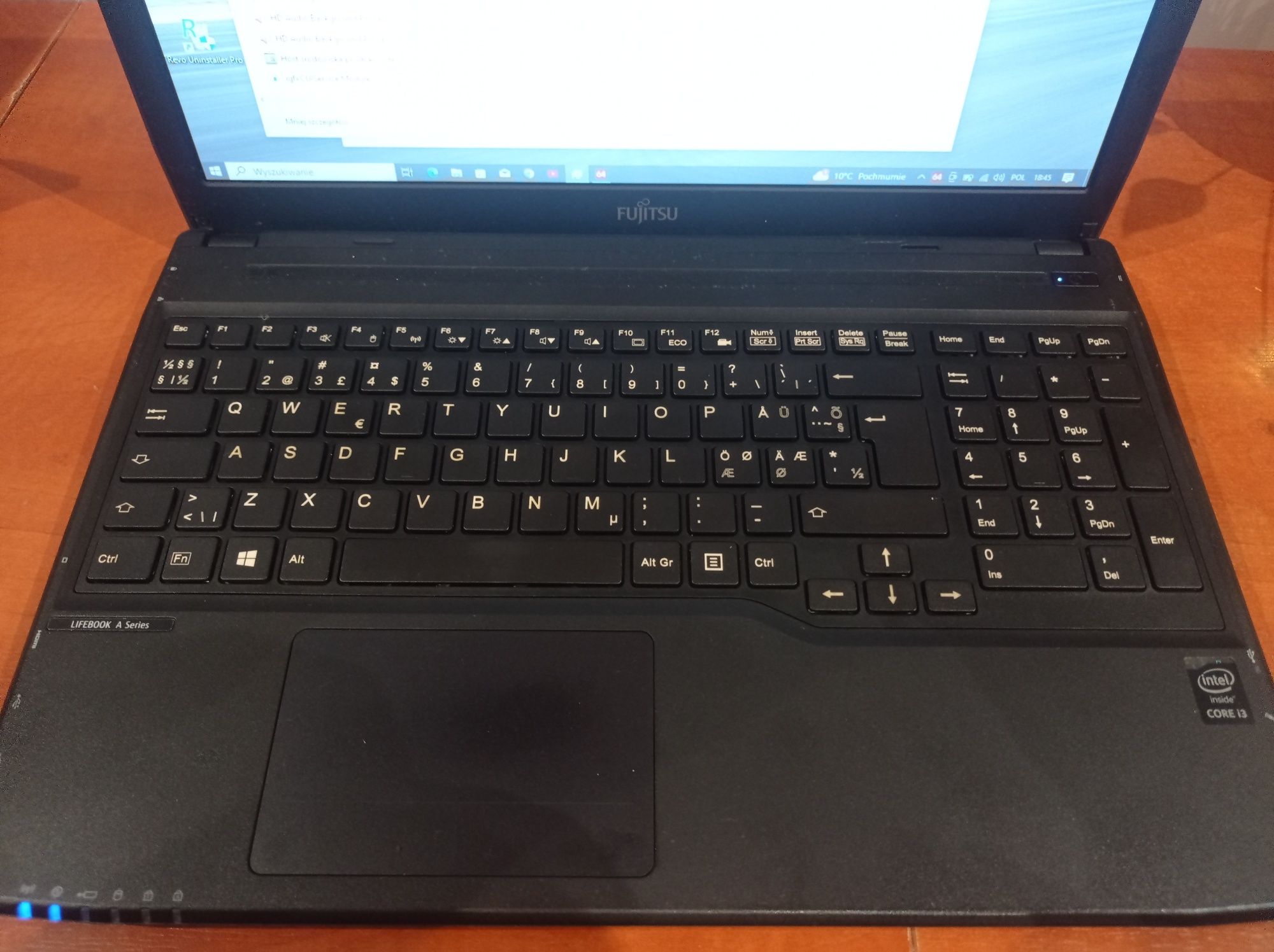 Fujitsu A514 - i3-4005/250gb/8gb/intel hd 4400.