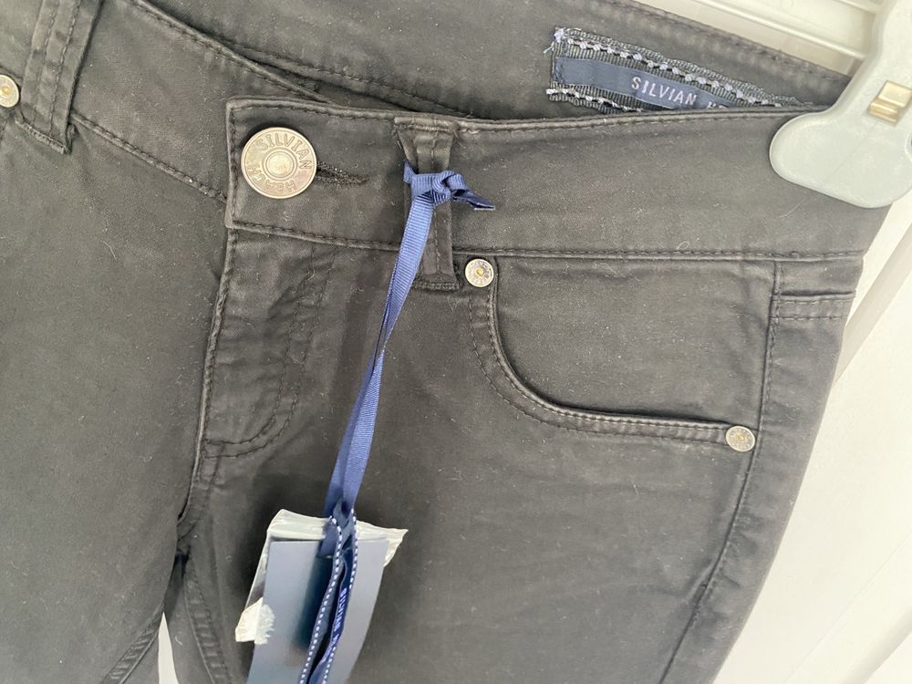 Silvian Heach włoskie czarne spodnie jeansy jeans rozszerzane dzwony