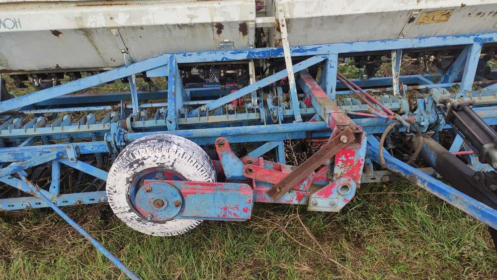 Сівалка зернова СЗ-5,4  2009 Червона зірка + транспортний пристрій