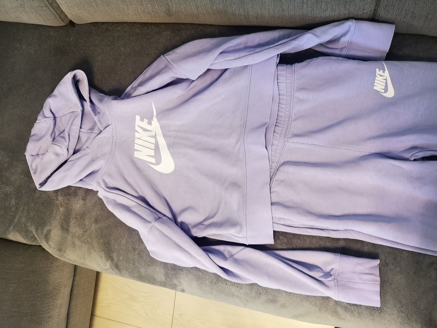 Dres Nike dla dziewczynki