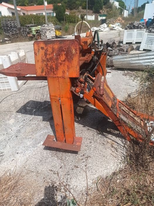 Rachador de lenha 30t com prateleira elevatória