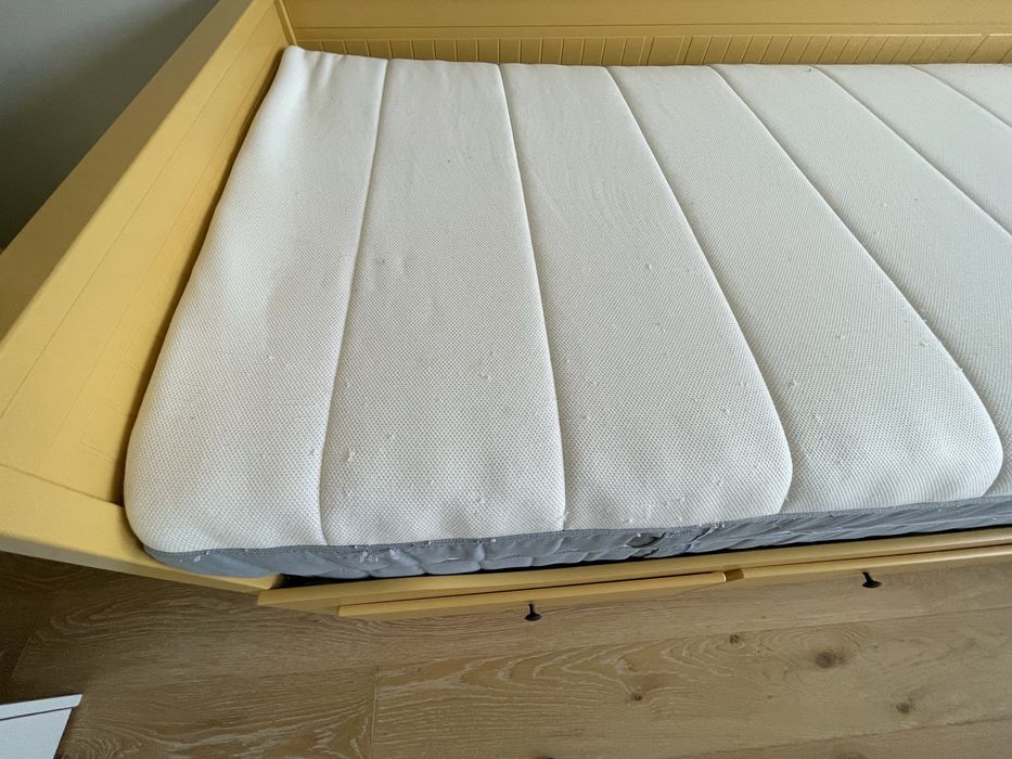 Cama dupla amarela 90x200cm IKEA