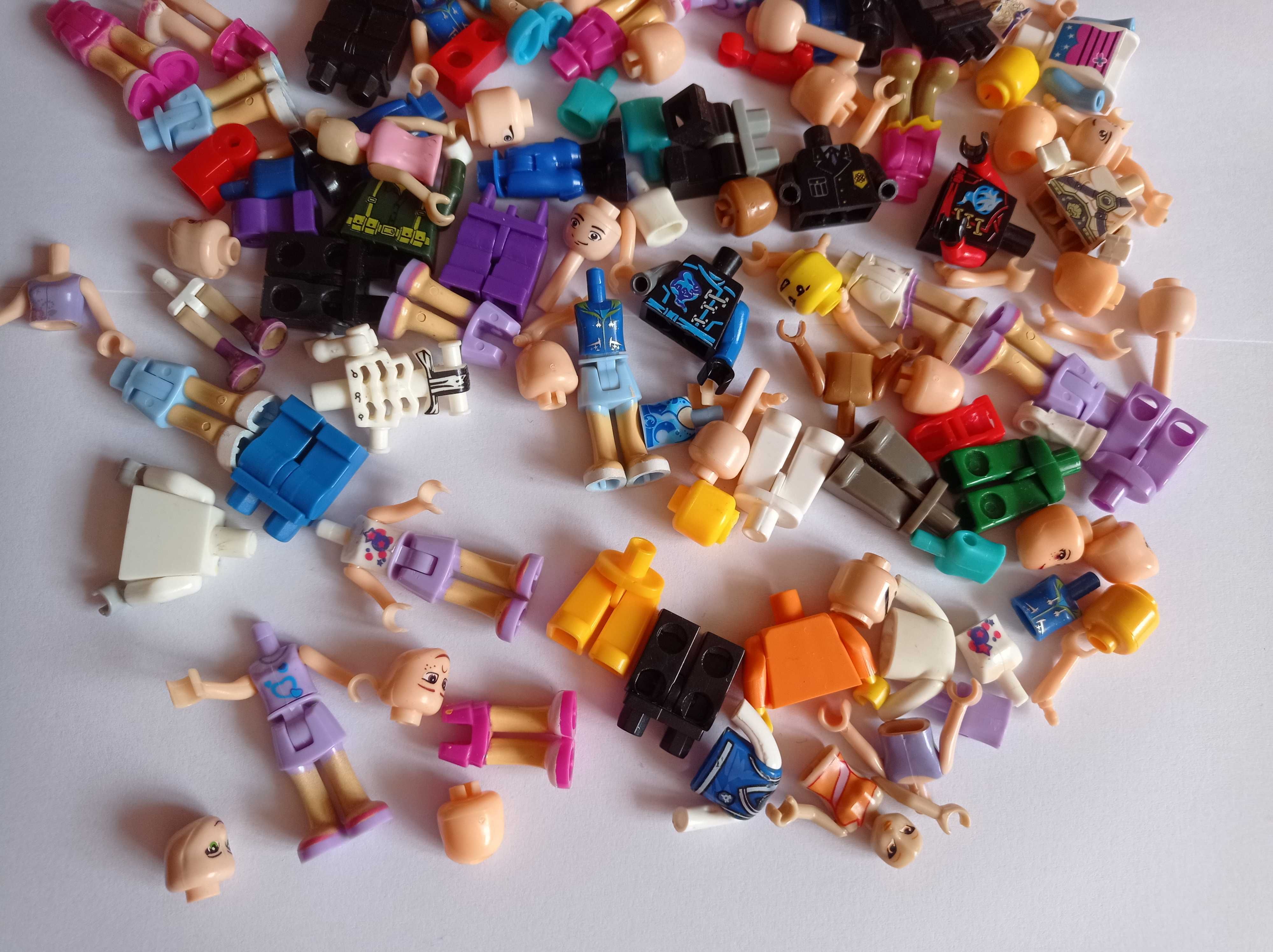 Figurki, ludziki, postacie podobne do Lego City i Friends