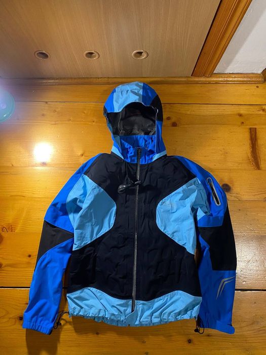 Вітровка gore-tex із надувним клапаном