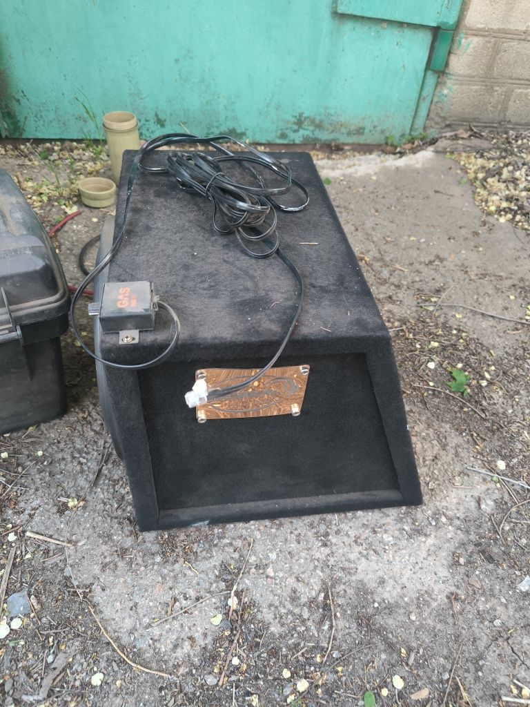 Сабвуфер авто в сборе