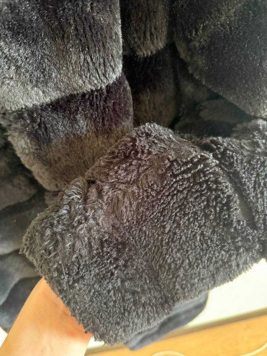 Шуба RESERVED чорна еко хутро