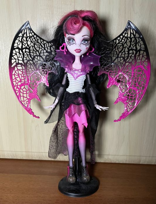 Дракулаура Monster High