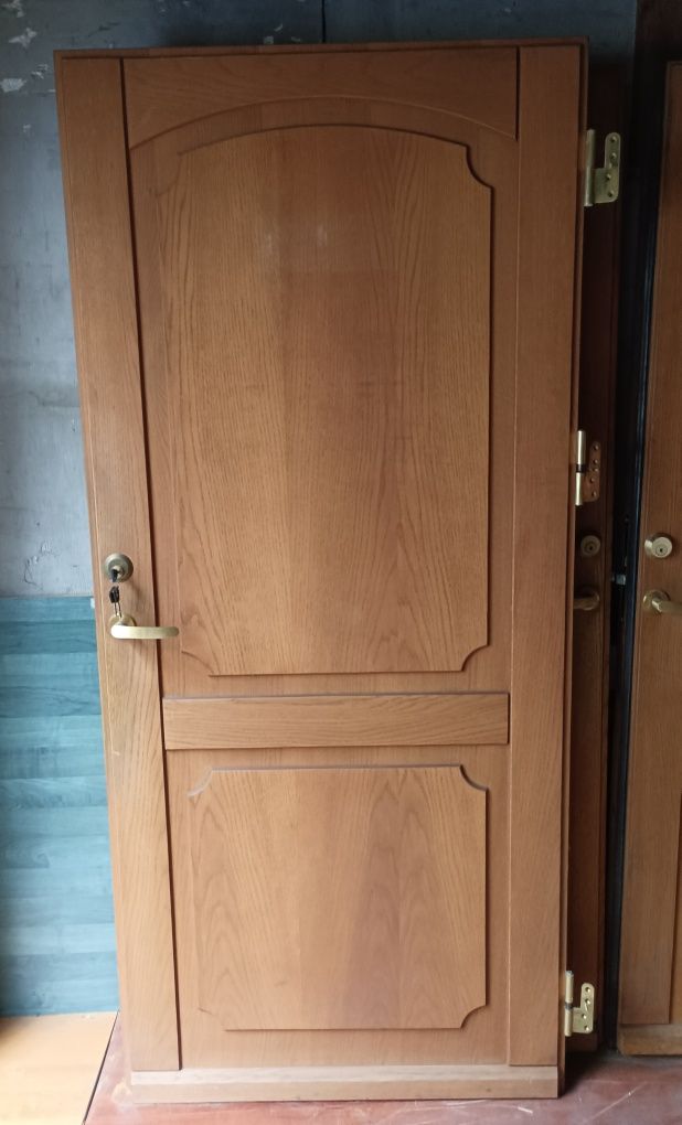 Drzwi fornir dąb 90 x 200 wzmacniane solidne wkładka zamek abloy