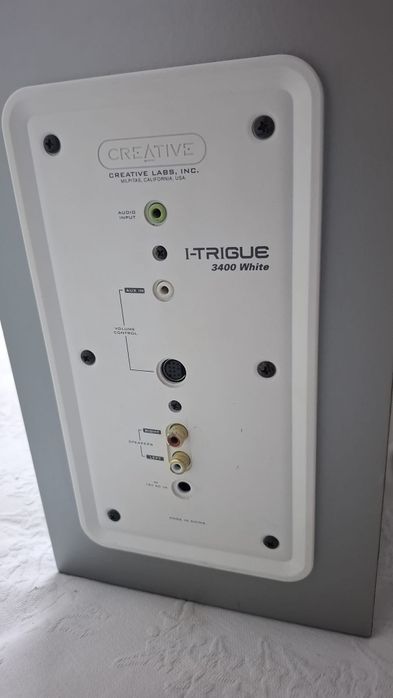 Conjunto de 2 Colunas + Subwoofer CREATIVE