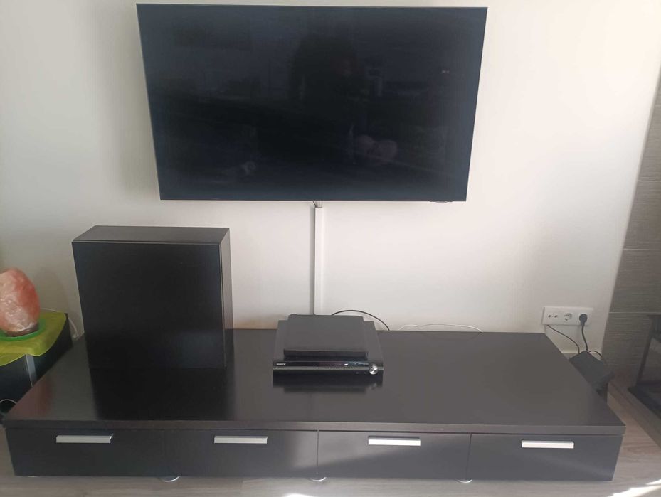 Móvel TV + Blocos de parede + Mesa (marca BO CONCEPT)