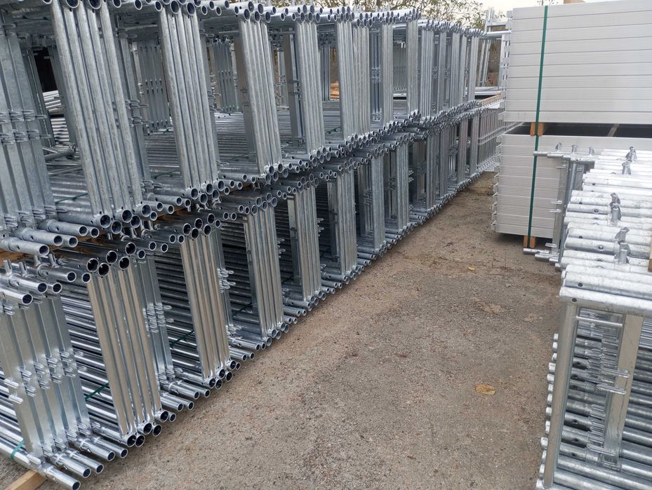 Rusztowanie 150m 8,3m x 18m Plettack 13730 brutto nie używane