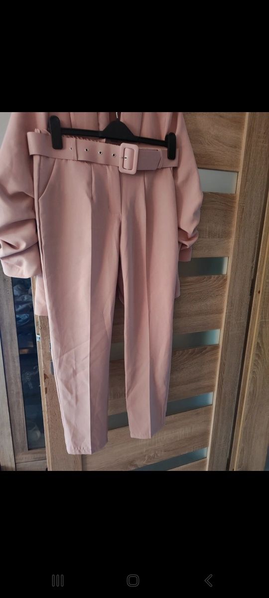 Nowe garnitury damskie