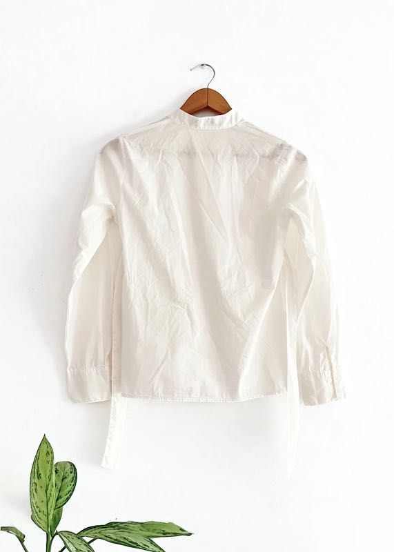 Blusa/Camisa Branca com Folhos – Red Globe