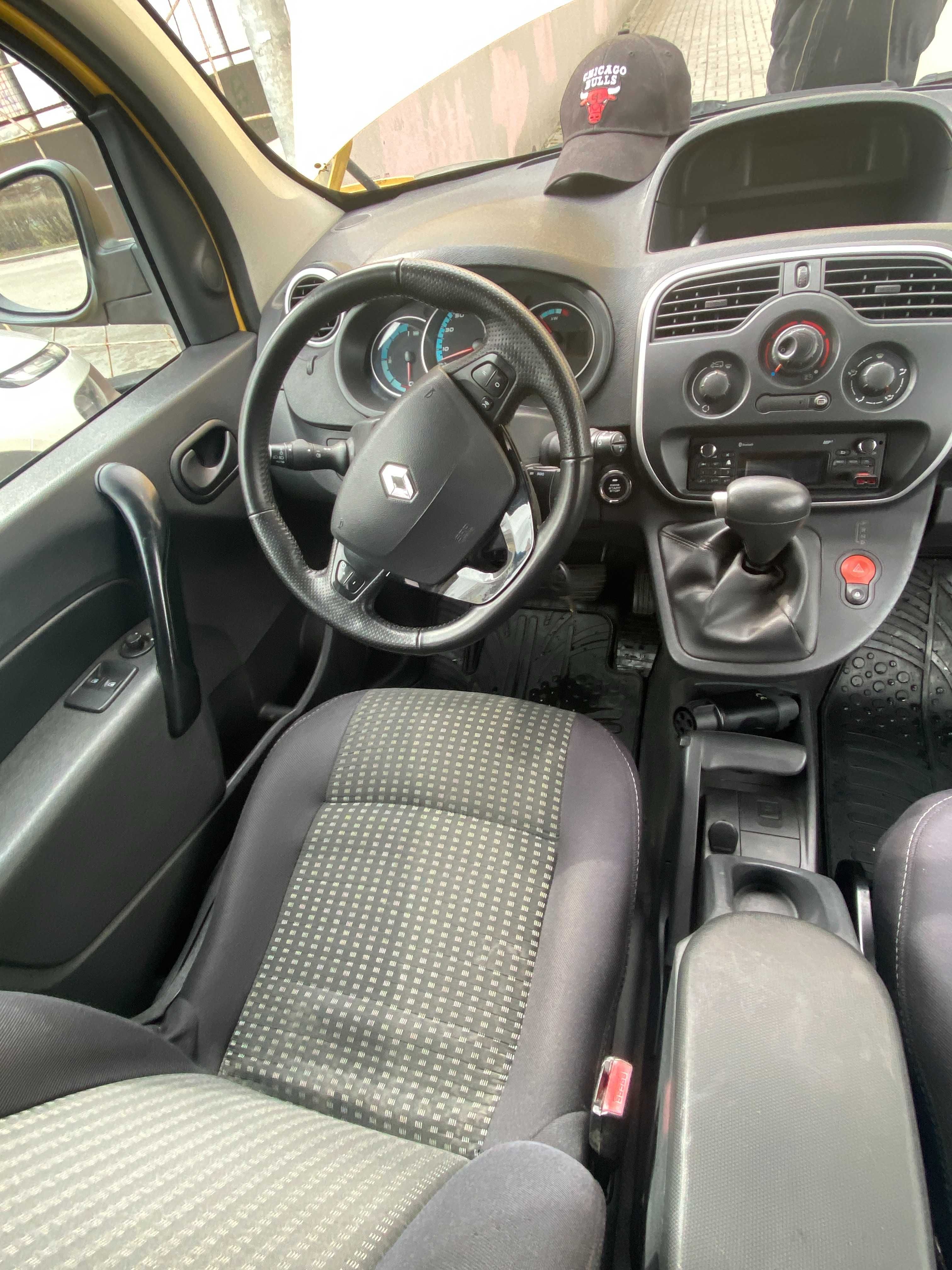 Renault Kangoo Z.E. електромобіль, запас ходу 100-120 км