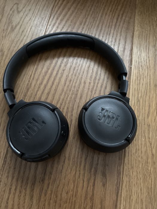 Słuchawki jbl z ładowarką