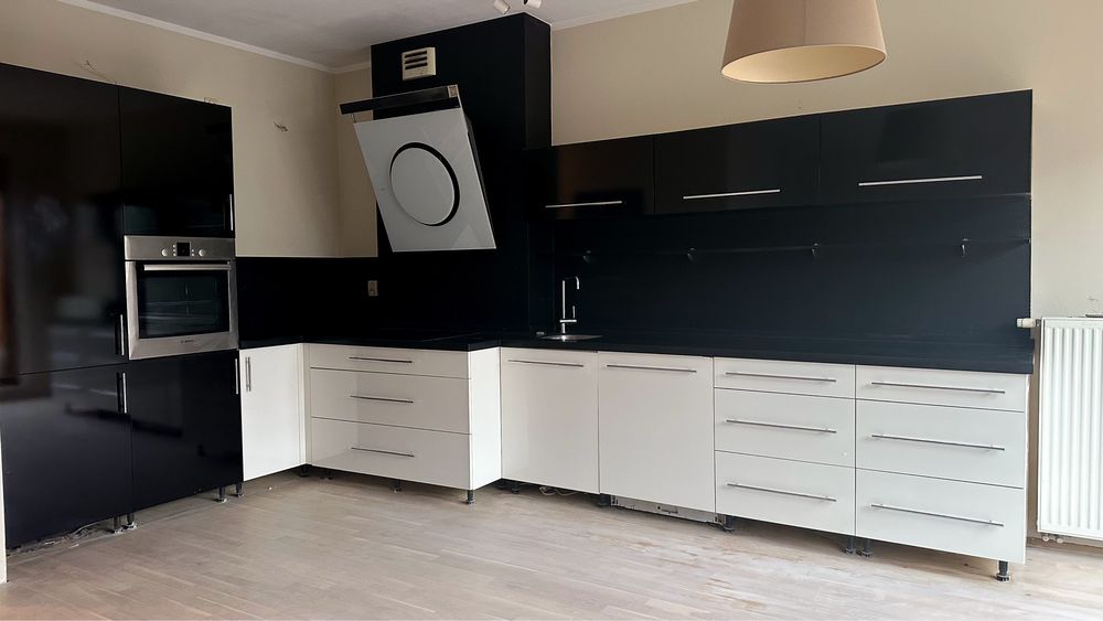 Sprzedam kuchnie - szafki Blum, blat corian, z agd