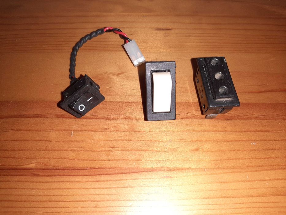 Set of 4 E14 Lamp Holders and Rocker Switches64552620804355122