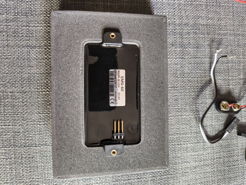 EMG 60 Black (Neck)